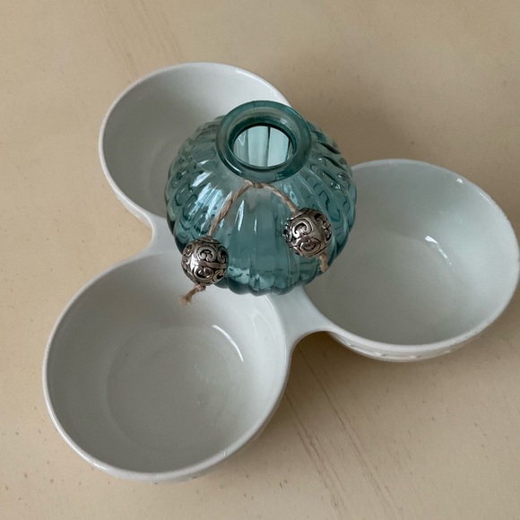 Blue Ribbed Glass Bud Vase Platter Decoration 🌹 - Picture 3 of 5